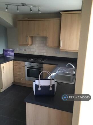 3 bed Semi-Detached to rent Image 4