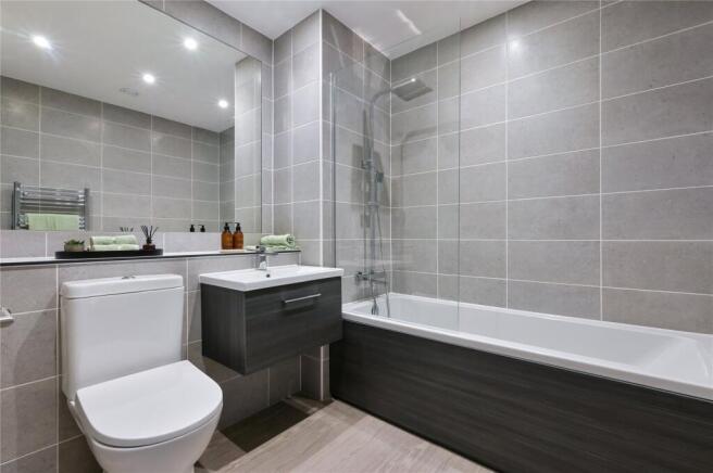 3 bed Apartment to rent Image 4
