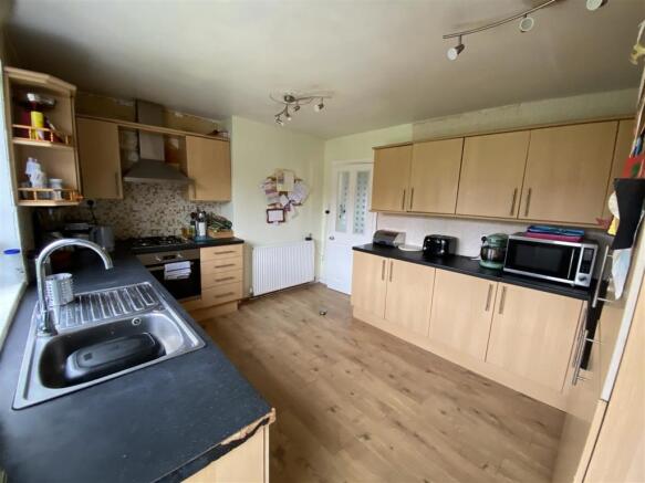 Kitchen: