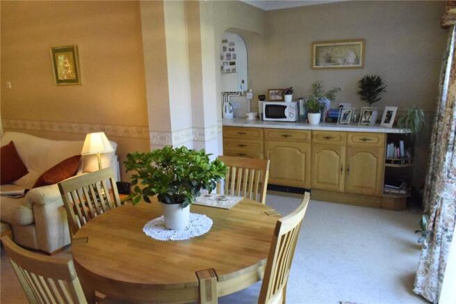 Dining/Kitchen Area