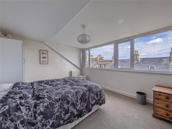 4 bed Terraced to rent Image 9