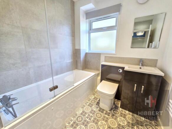 Beechfield Close, Sale, M33 photo 4