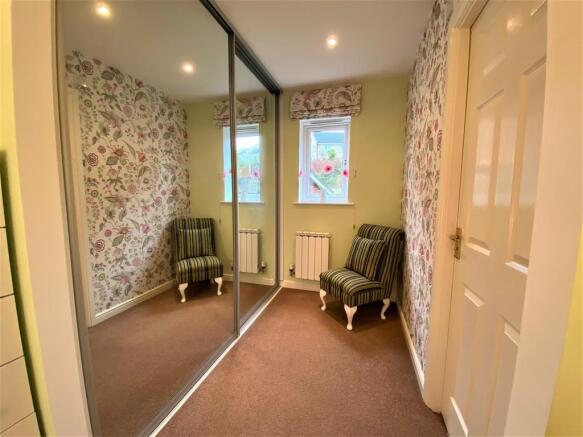 Master suite dres...