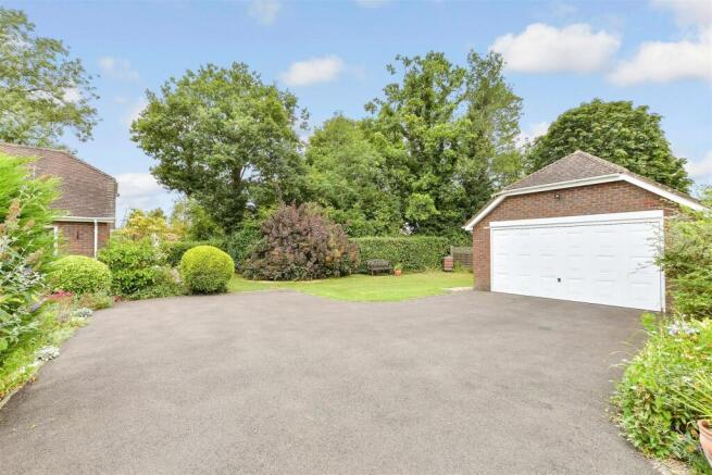 Driveway/Parking