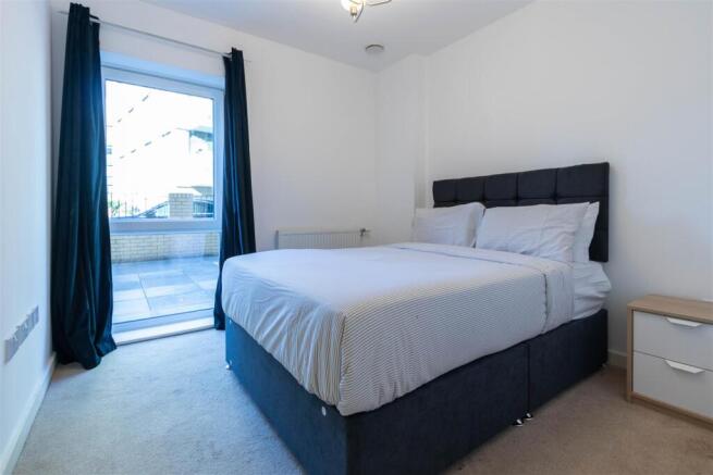 bed 2.jpg