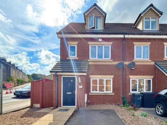 4-bed semi-detached on Oakwell Vale, Barnsley, £210,000
