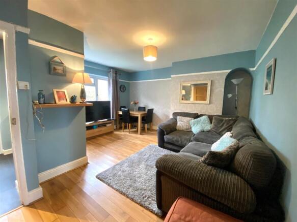 LIVING/DINING ROOM