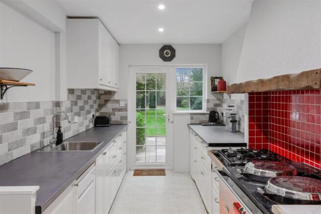 Green Lane, Lower Kingswood, Tadworth photo 4