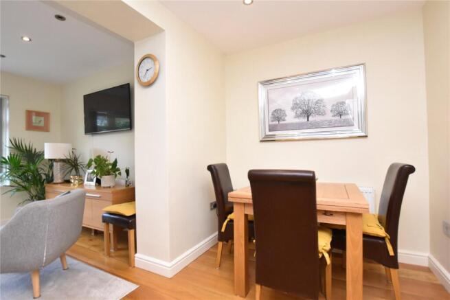3 bed Semi-Detached for sale Image 11