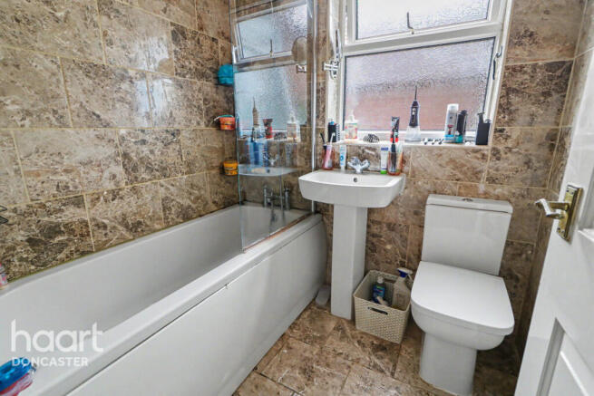 3 bed Terraced for sale Image 10