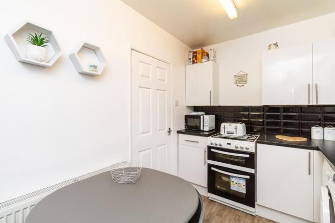 2 bed House for sale Image 6