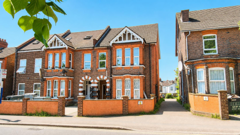 Biscot Road, Luton