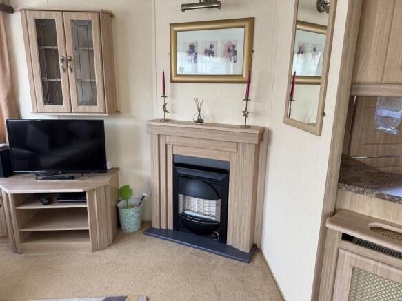 Willerby Granada YT19, Waveney Valley Lakes, Wortwell, Norfolk, IP20 0EN photo 5