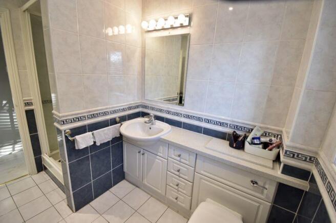 Ensuite