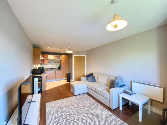 1 bed Apartment to rent Image 3