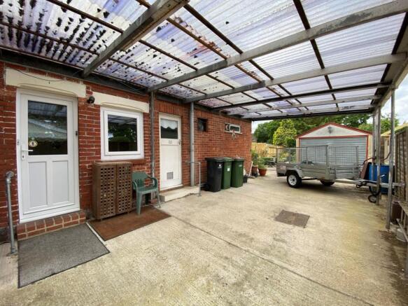 Driveway/Entrance