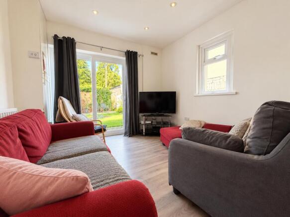 Call 02920 668585 to secure your viewing _7