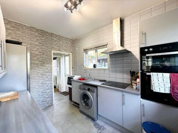 3 bed Semi-Detached for sale Image 5