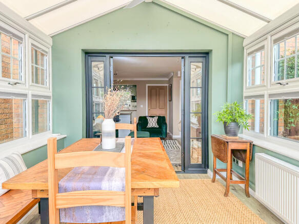 3 bed Town House to rent Image 5