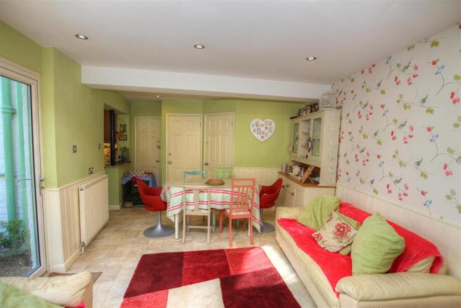 GARDEN ROOM