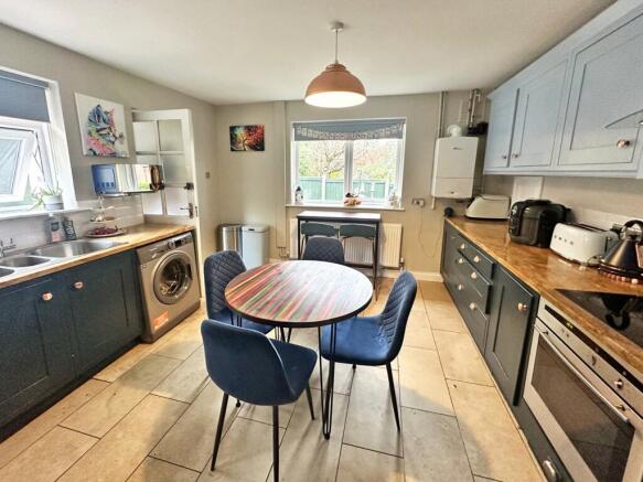Eastbank Road, Brockenhurst, Hampshire, SO42 photo 4