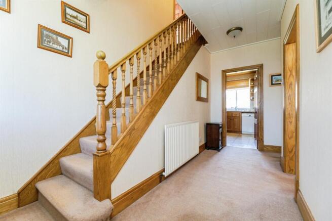 4 bed Detached for sale Image 7