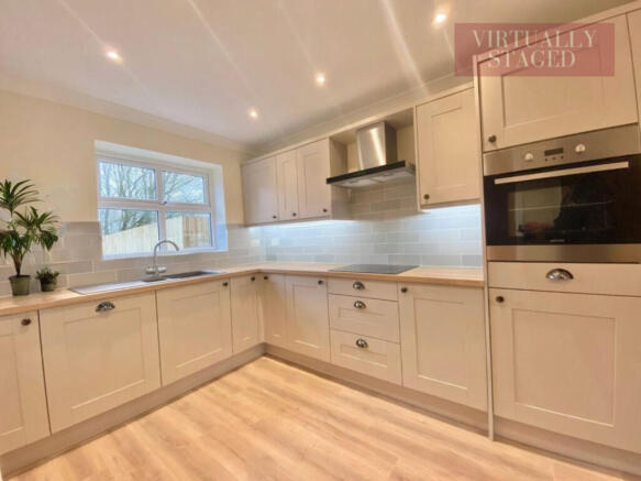 3 bed Semi-Detached for sale Image 4