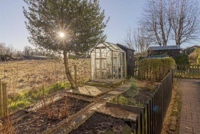 REAR AND SIDE GARDENS pic 2