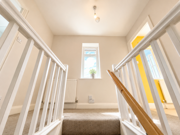 3 bed Semi-Detached for sale Image 9