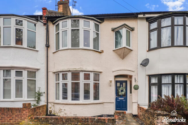 3-bed terraced on inverness Avenue, Westcliff-on-Sea, SS0 9, £350,000