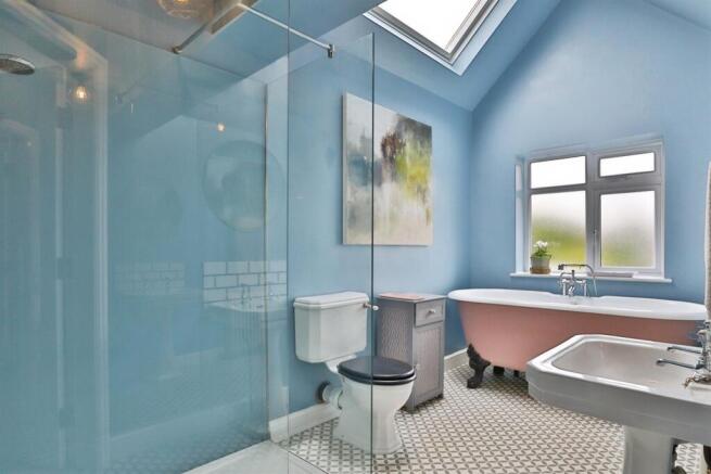 4 bed Semi-Detached for sale Image 10