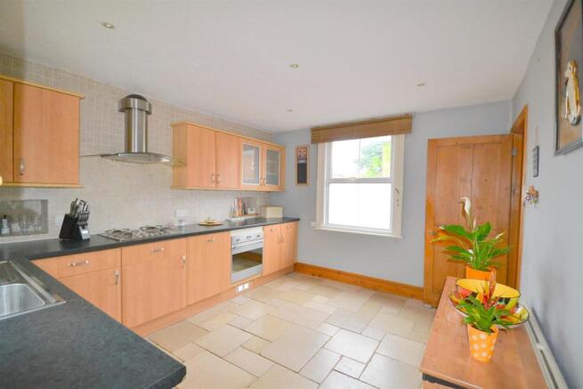 kitchen 2.JPG