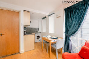 Flat 1, 12, Trinity Square, London EC3N 4AL