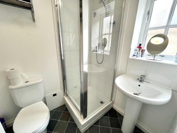 3 bed Detached to rent Image 9