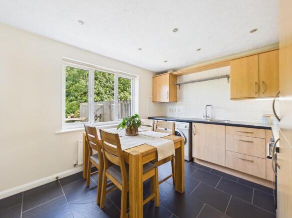 3 bed Town House for sale Image 4