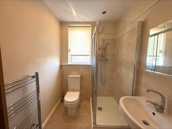 2 bed Terraced to rent Image 11