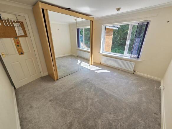4 bed Detached to rent Image 9