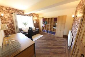Lyndhurst Farm, High Street, Norton, Doncaster DN6 9EU