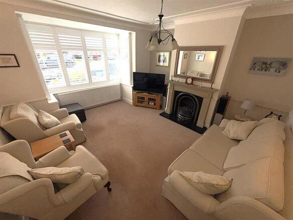 Harvest Bank Road, West Wickham photo 2