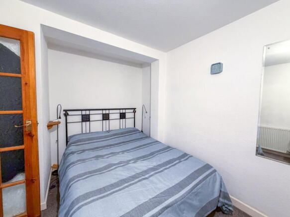 2 bed Terraced for sale Image 12