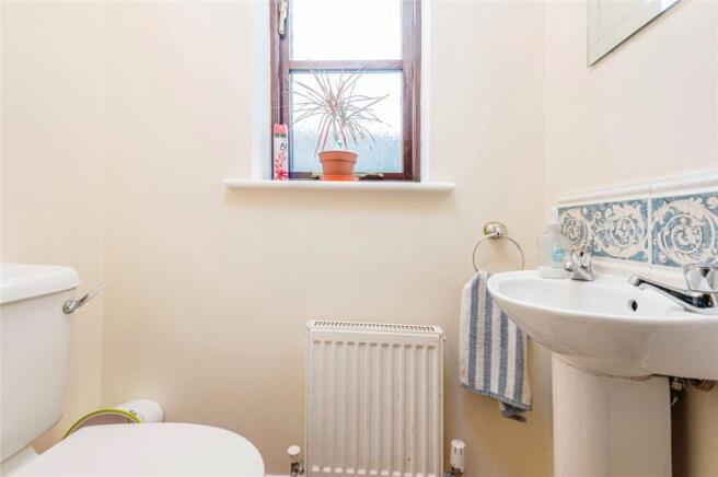 4 bed Detached for sale Image 6