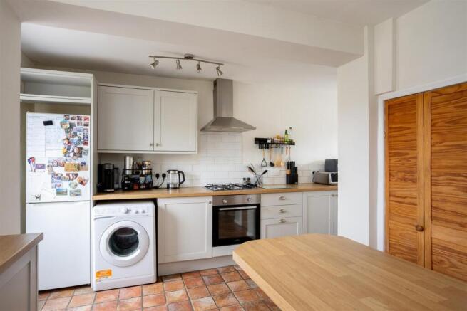 2 bed Semi-Detached for sale Image 11