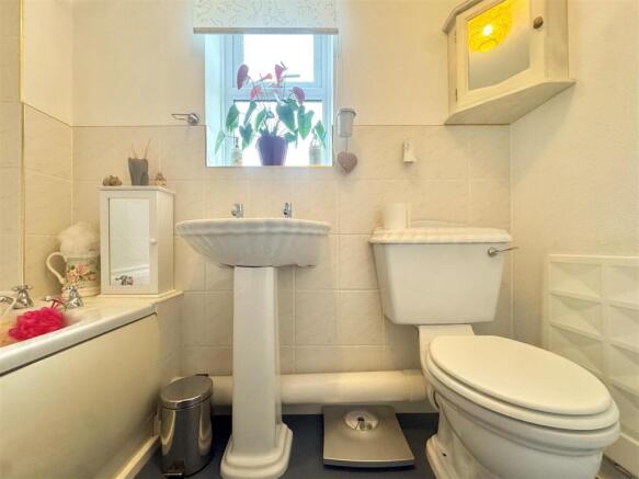 Bathroom.jpg