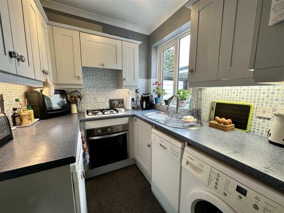 Kitchen: