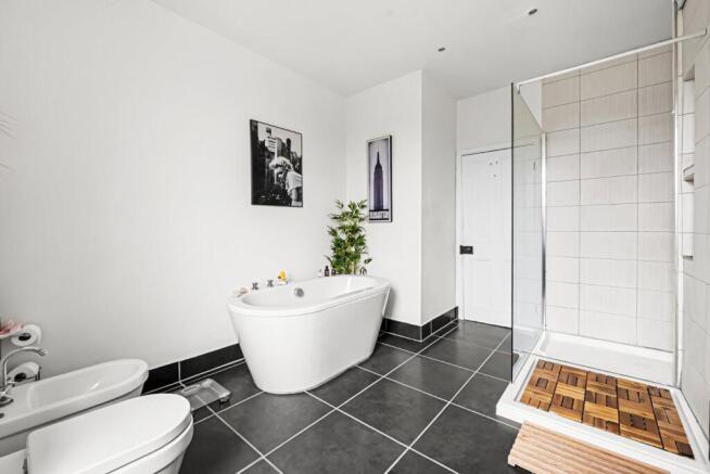 3 bed Terraced for sale Image 12