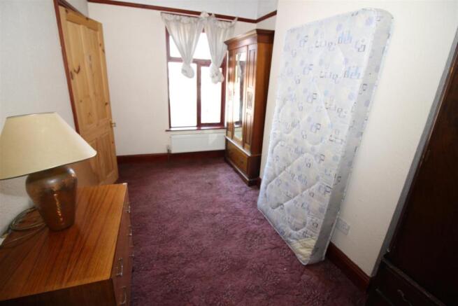 bedroom 4.JPG
