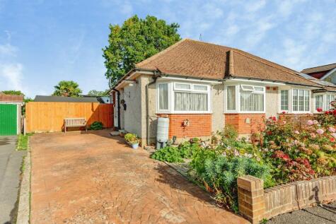 Blundell Avenue, Horley
