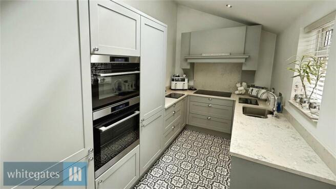 3 bed Terraced to rent Image 4