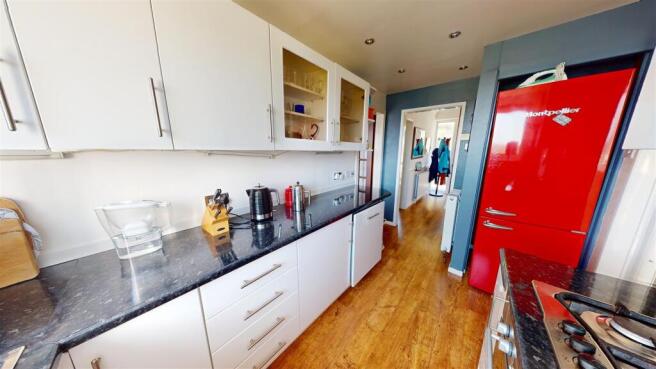 3 bed Semi-Detached for sale Image 9