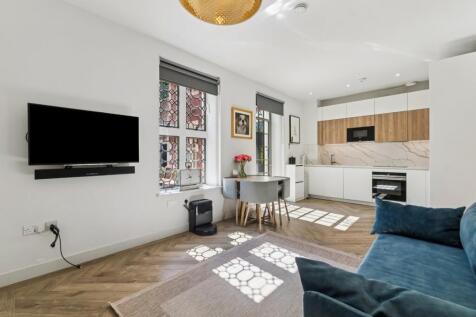 Holt Gardens,
Wandsworth Common, SW17